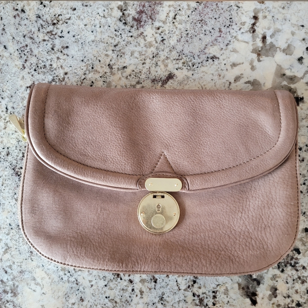 Pour la victoire clutch handbag